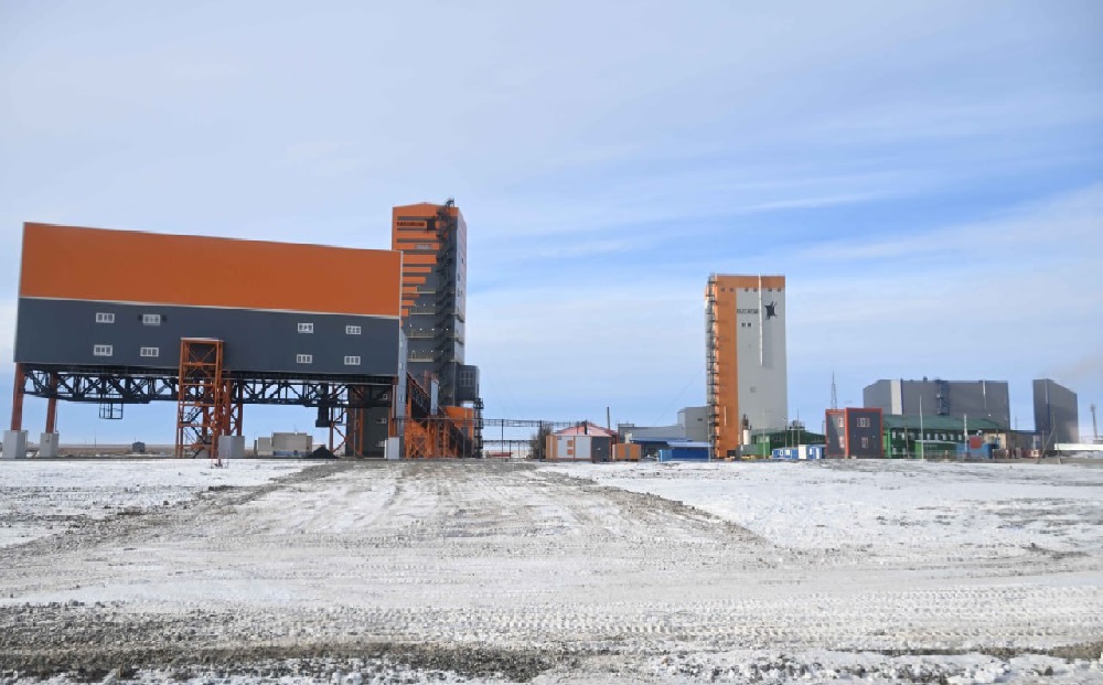 Токаев ознакомился с работой шахты «Болашак» в Хромтау